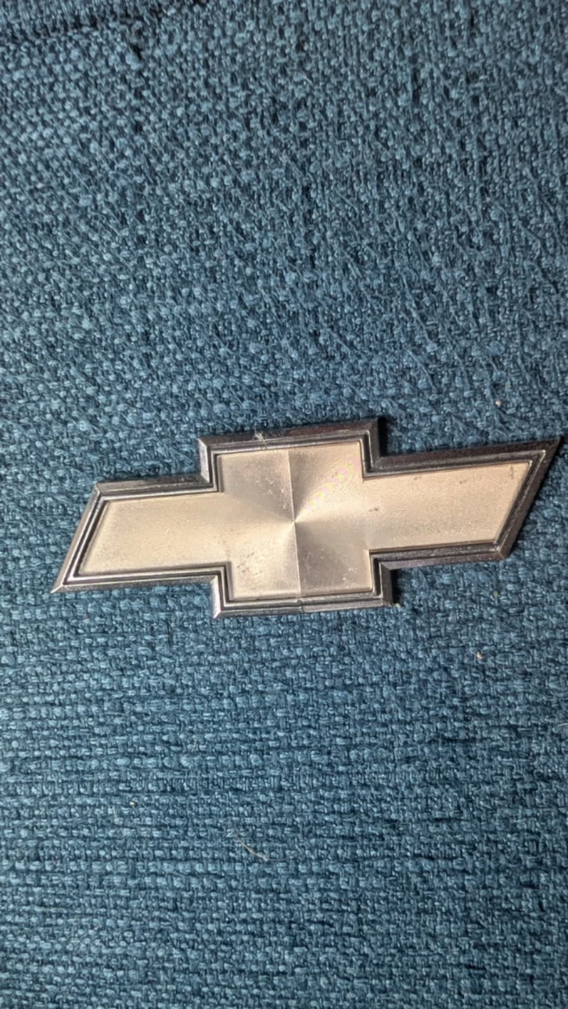 Vintage Vehicle Emblems Lot -  Ford Mustang & Chevy - photo 3