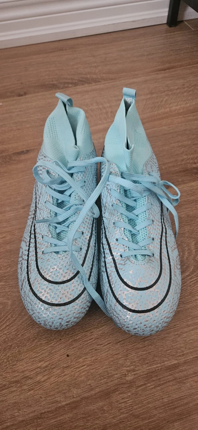 Women Soccer Cleats - photo 2