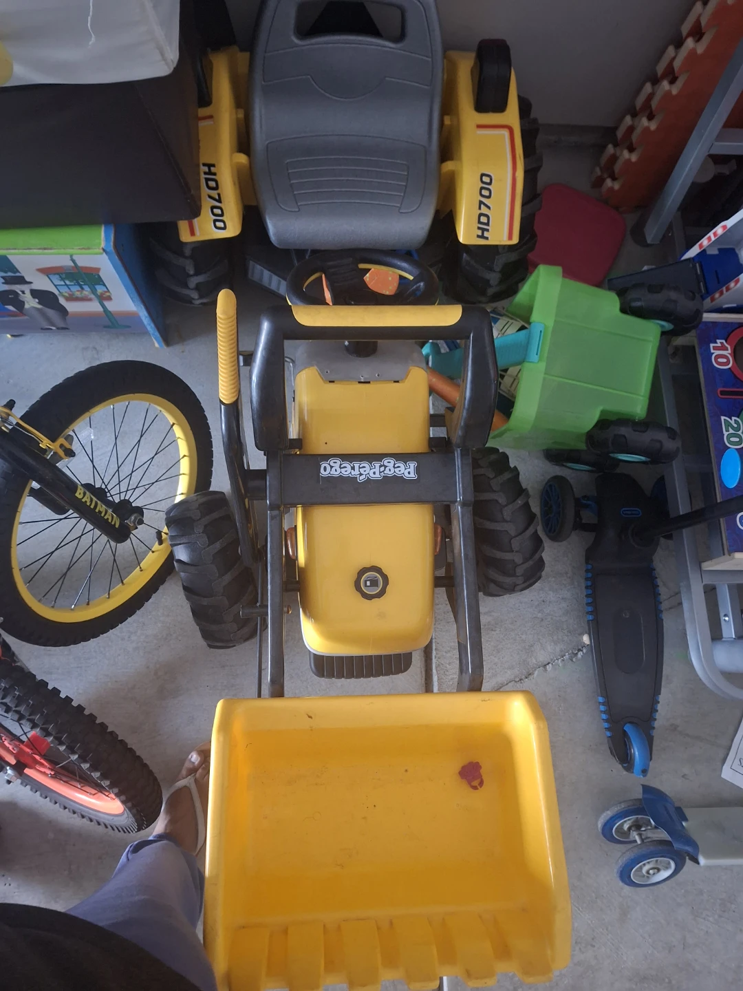Peg Perego HD700 Excavator Ride-On Toy - photo 2