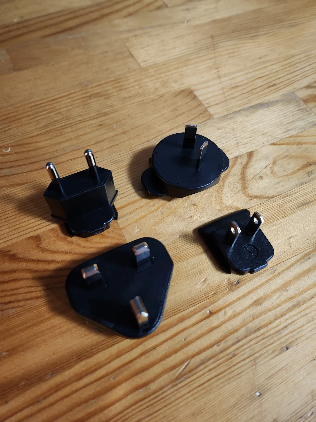 Phihong USB Travel Wall Charger with International Adapters - photo 5