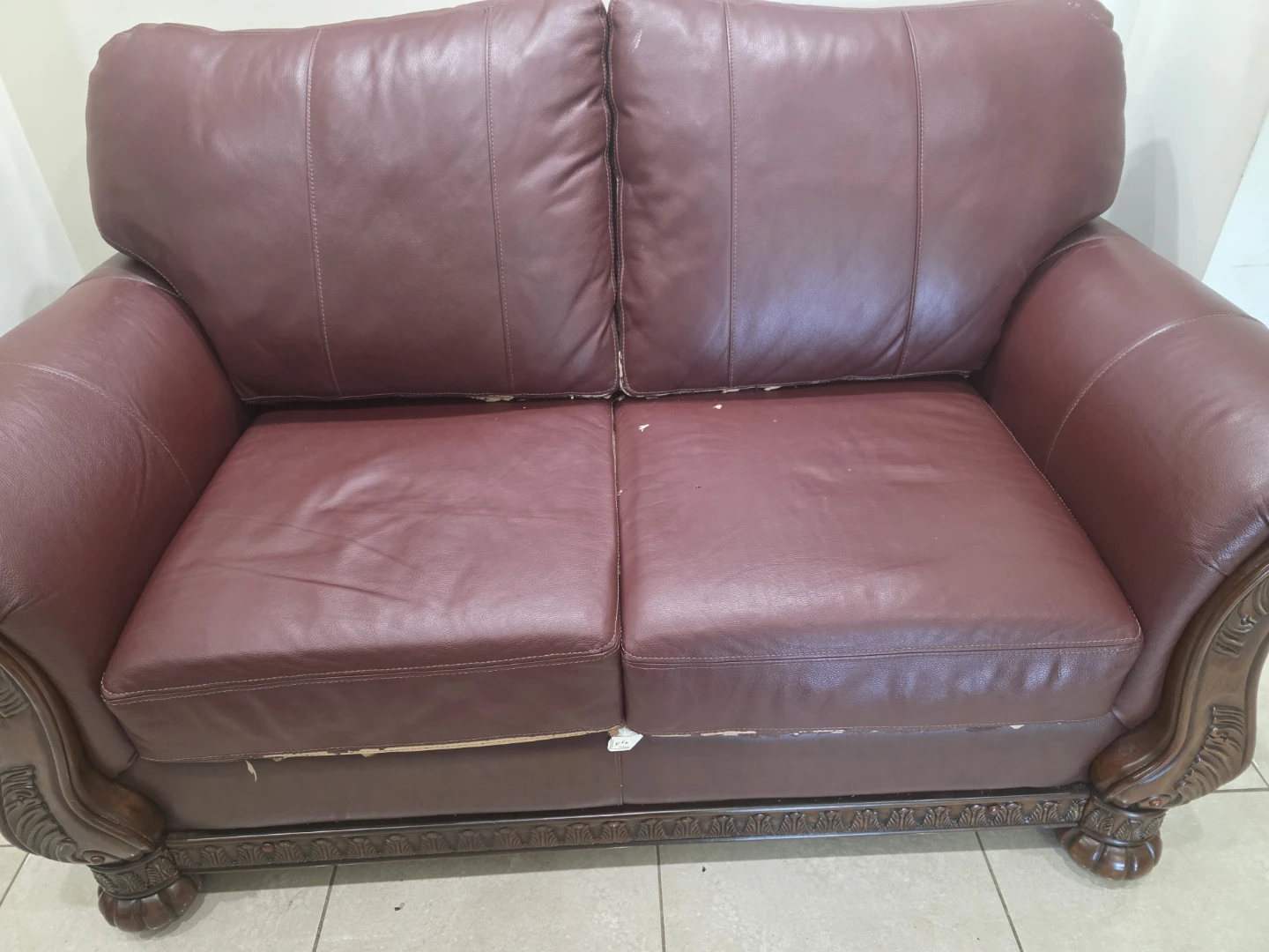 Classic 3-Piece Burgundy Sofa Set - photo 3