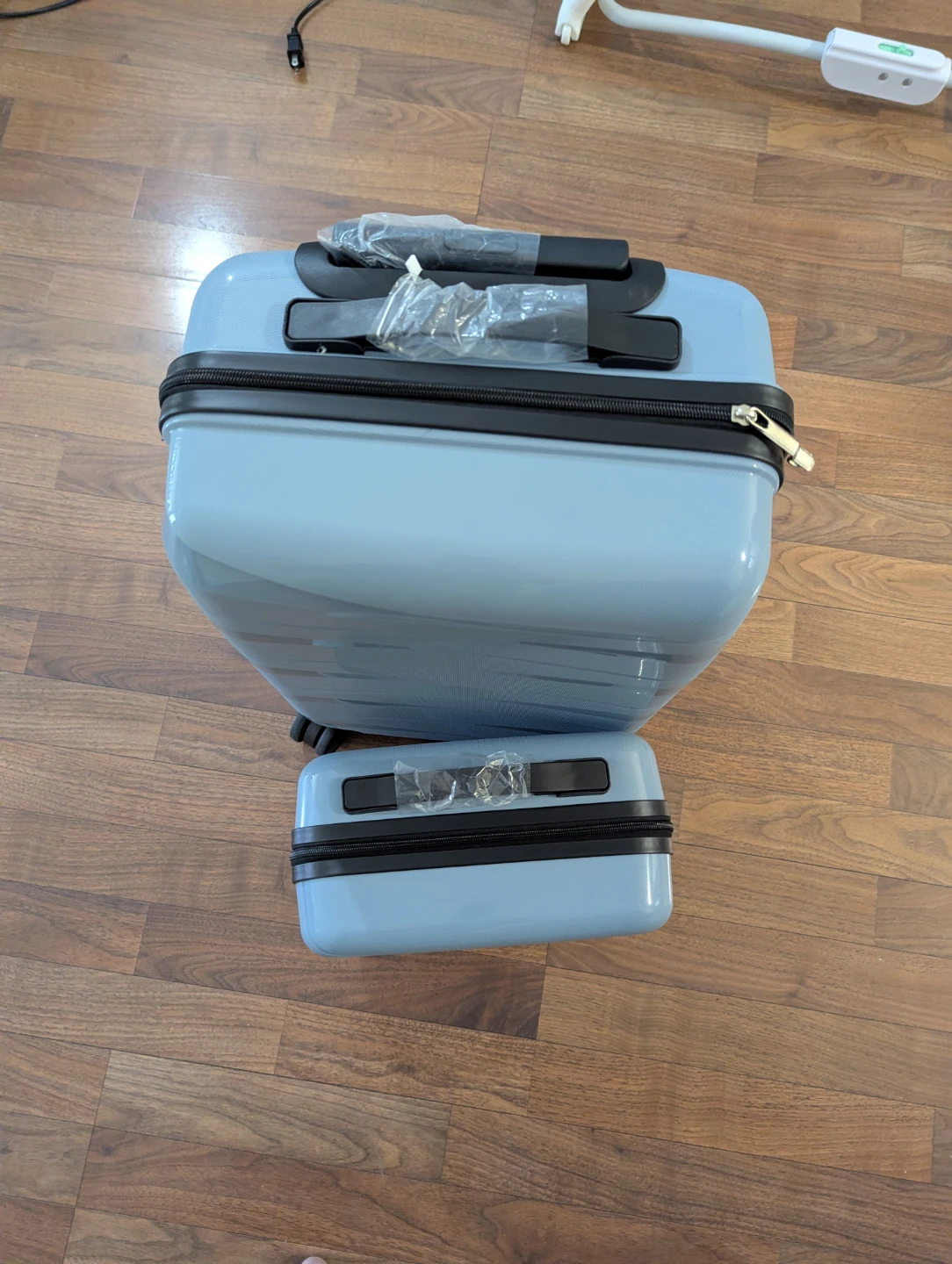 Light Blue Hardside Luggage Set - photo 2