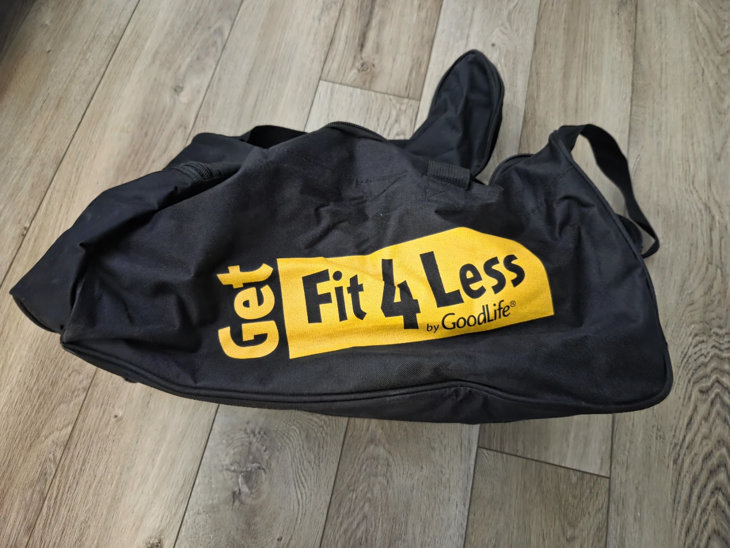 [Fit 4 Less] Duffle bag