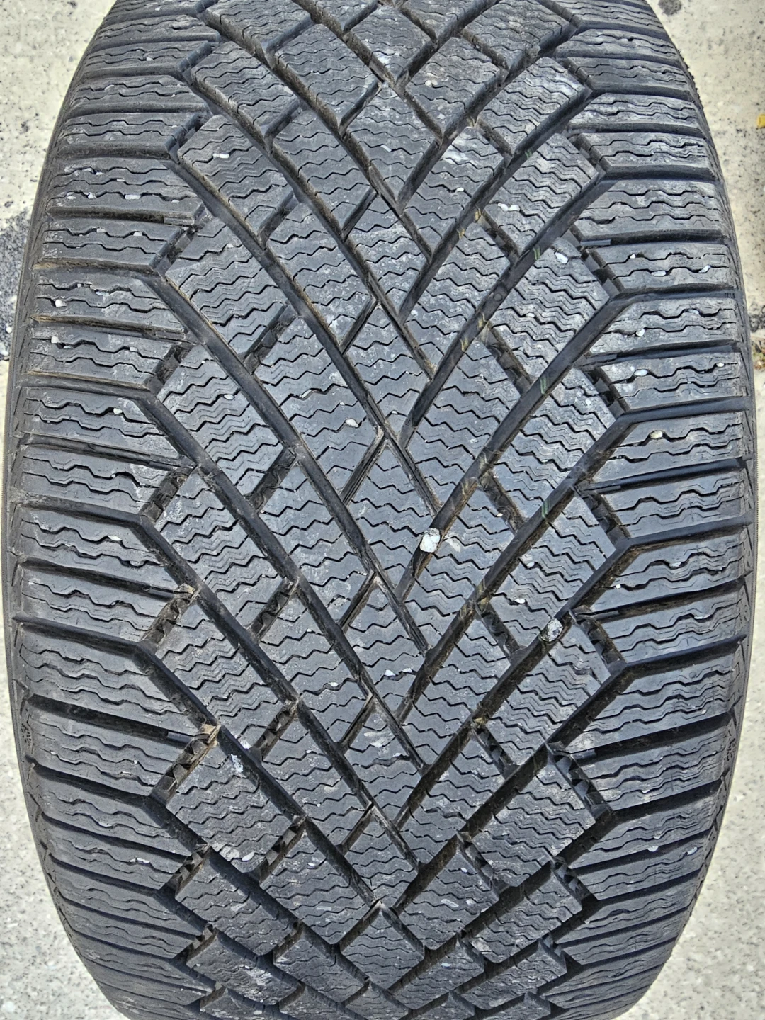 255/35 R20 WINTER TIRE (1 ONLY)