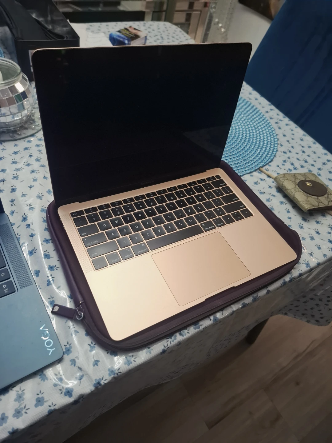 Apple MacBook Air (13-inch, Rose Gold)