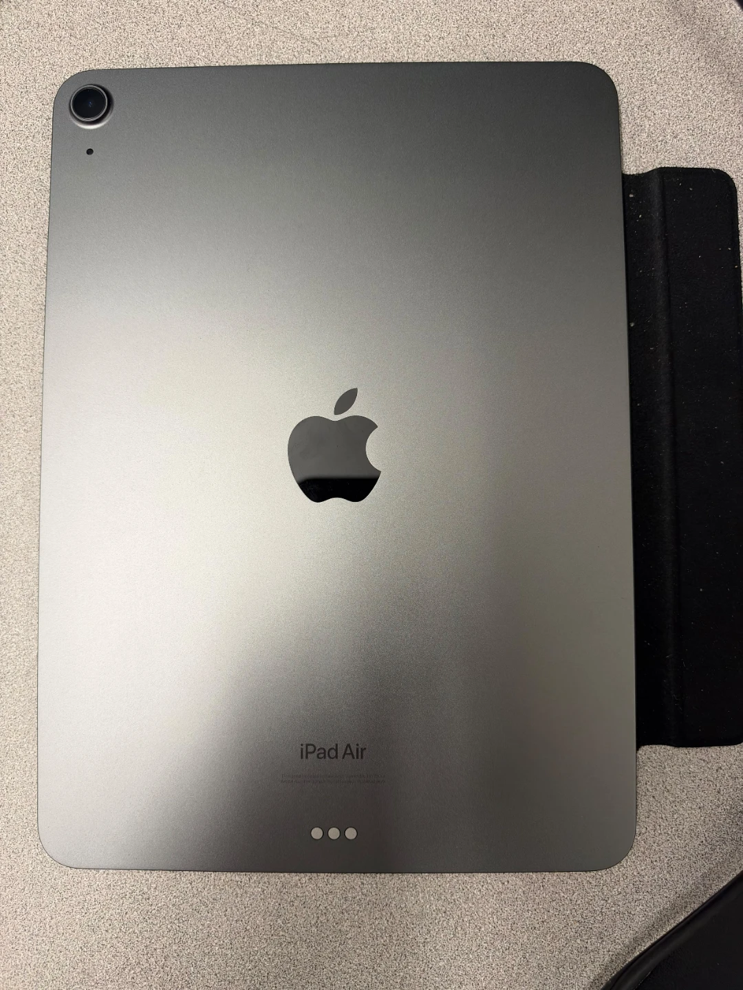Apple iPad Air (5th Generation) 64GB - Space Grey