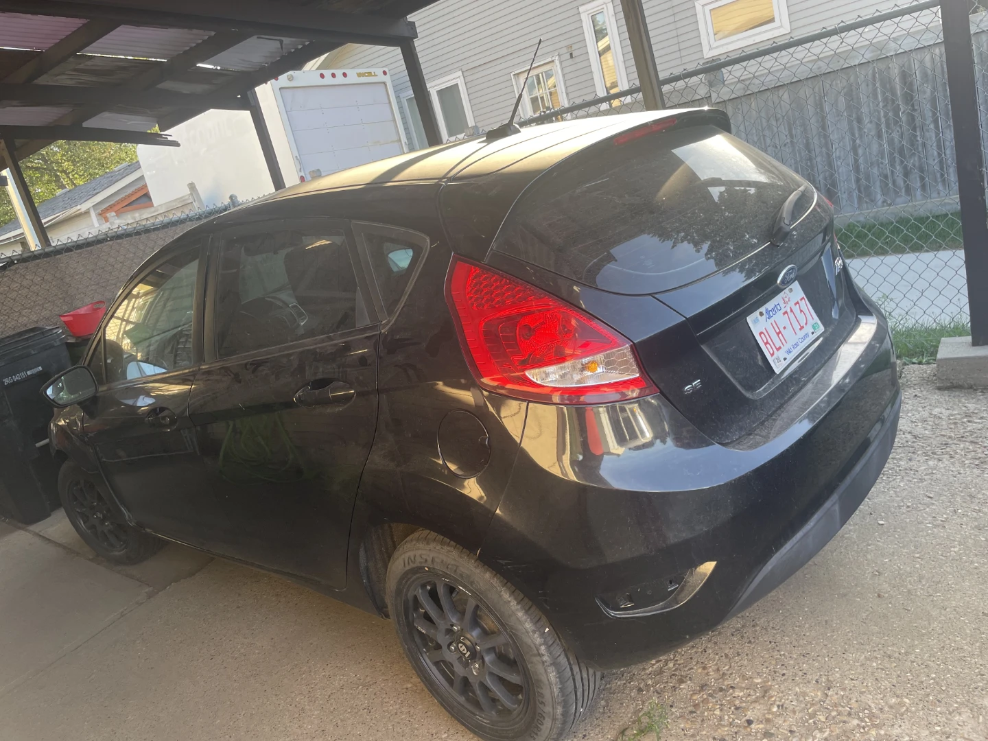2011 Ford Fiesta - photo 2