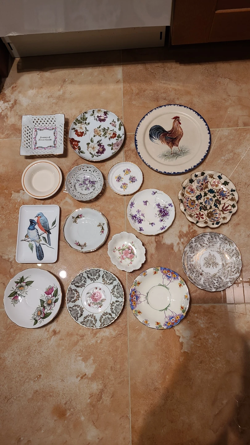 15 Assorted Vintage Decorative Saucers/plates