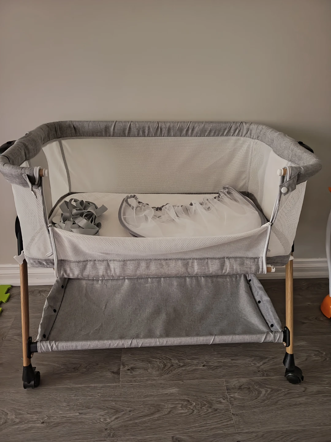 Baby Bassinet and bedside in Grey - photo 3