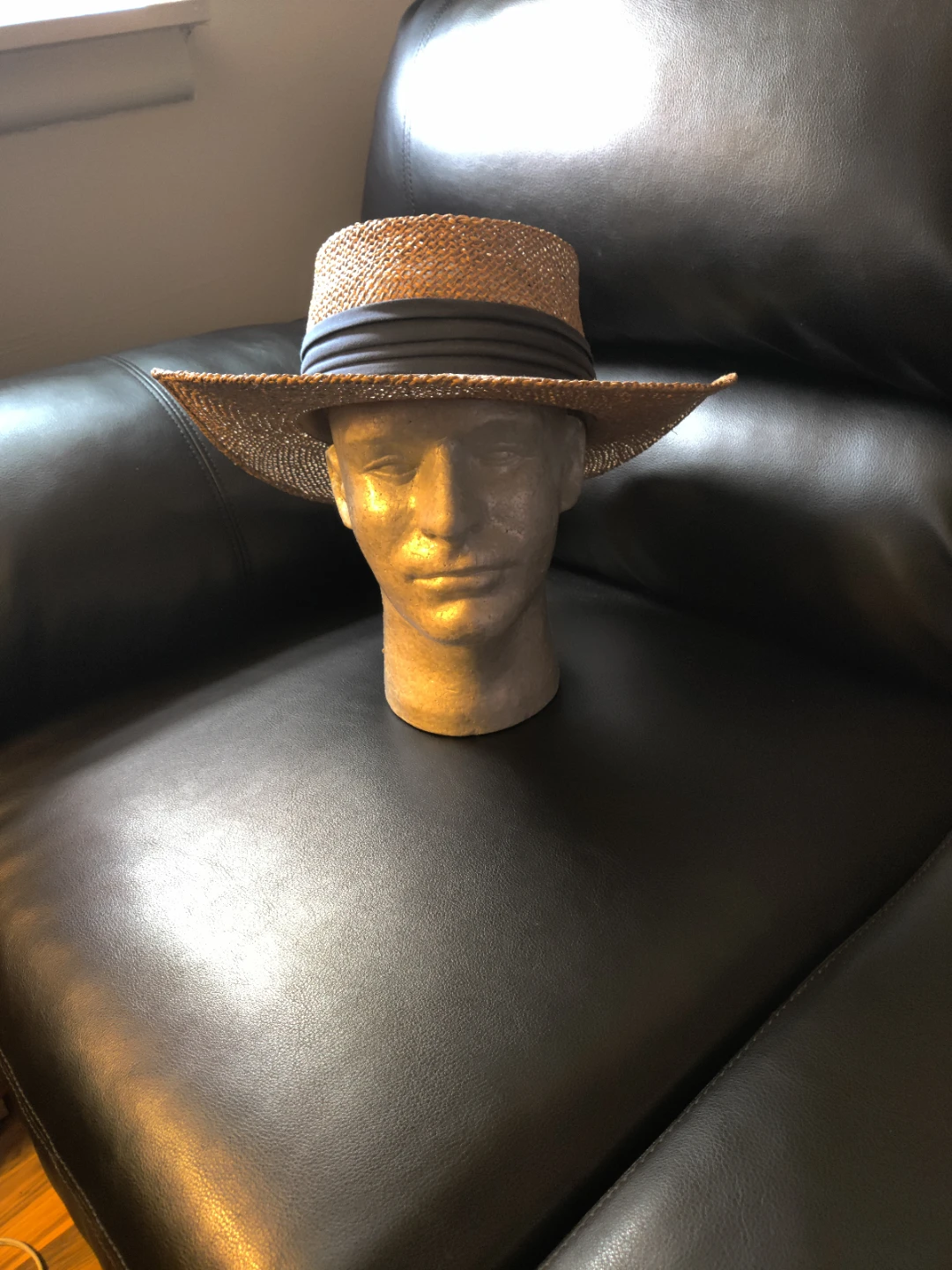 Free hats, one  black felt, one rafia, one paper straw fedora - photo 3