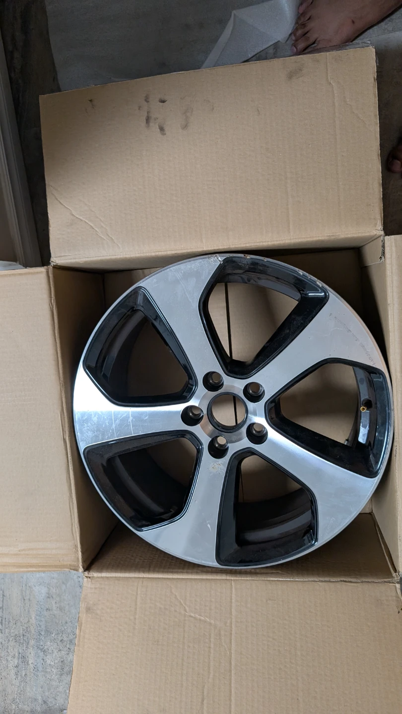 MK7 Volkswagen GTI rim