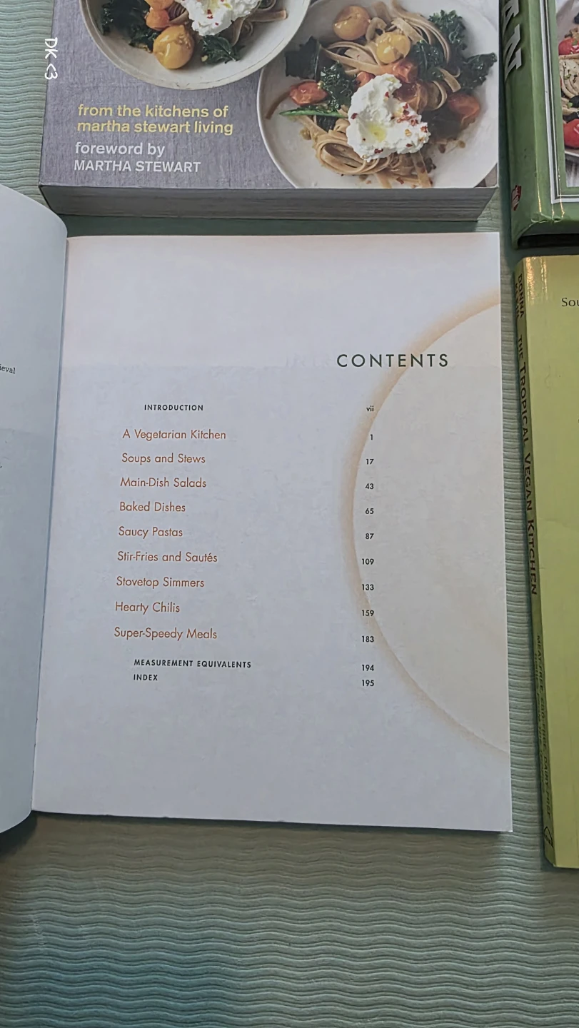 Set of 3 Vegetarian & 1 Vegan Cook Book - photo 2