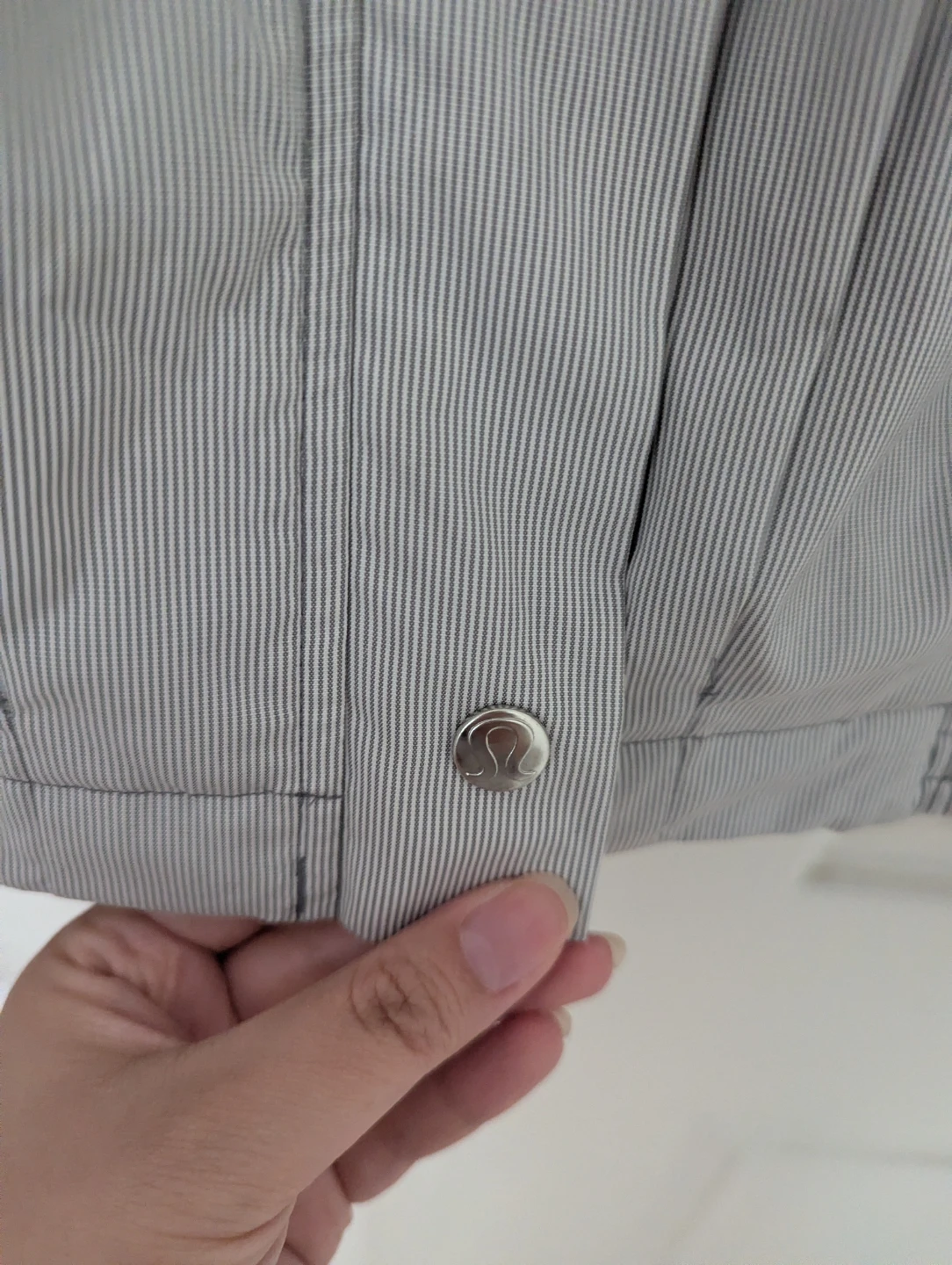 Lululemon Light Grey Striped Cropped Jacket - photo 4