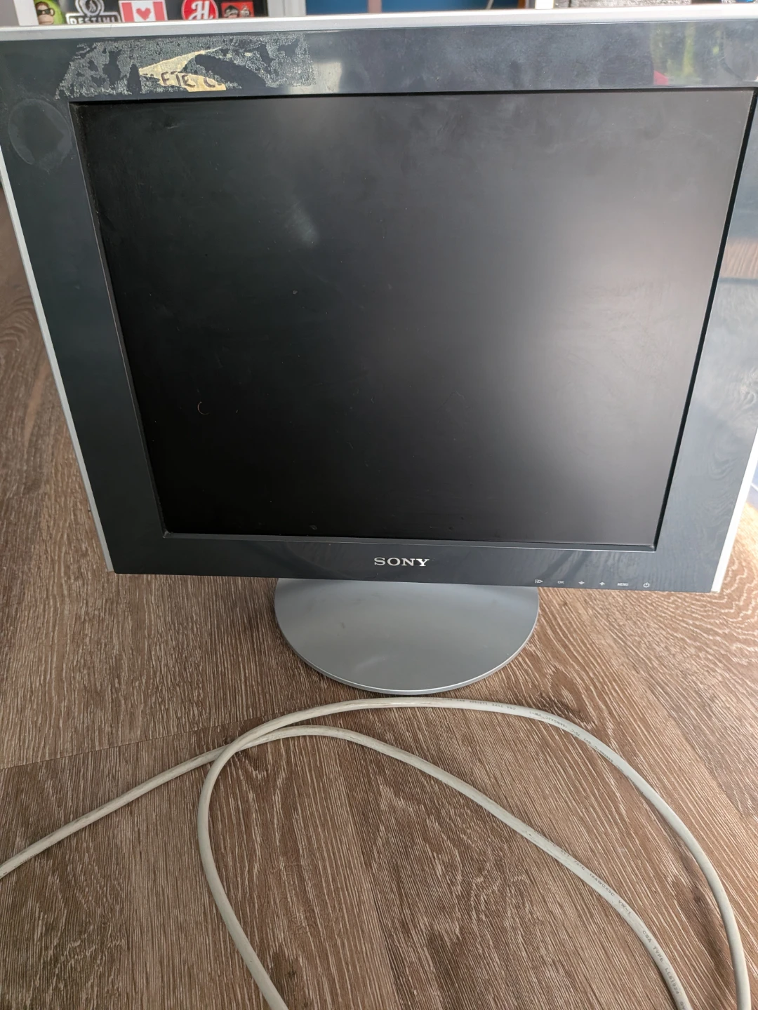 Free old Sony monitor this weekend King/Parliament