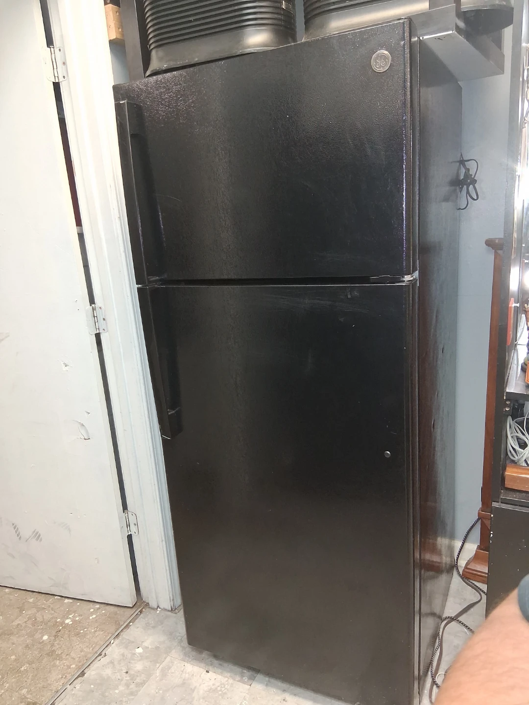 tenemos refrijerador 3 color negro precio 350 por cada pieza - photo 3