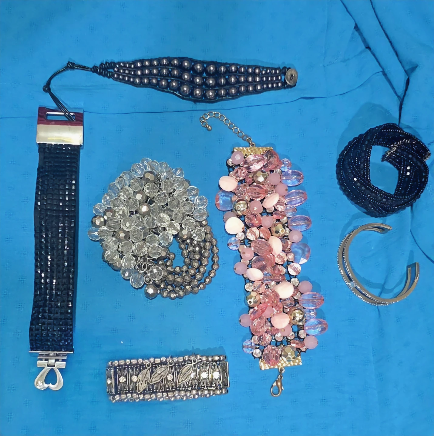 Necklaces, bracelets, watches - photo 3