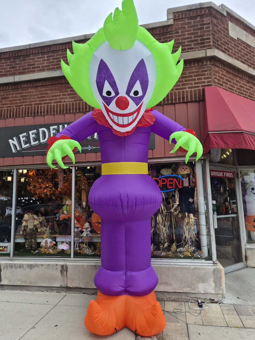 New Halloween Inflatables over 100 available. - photo 4