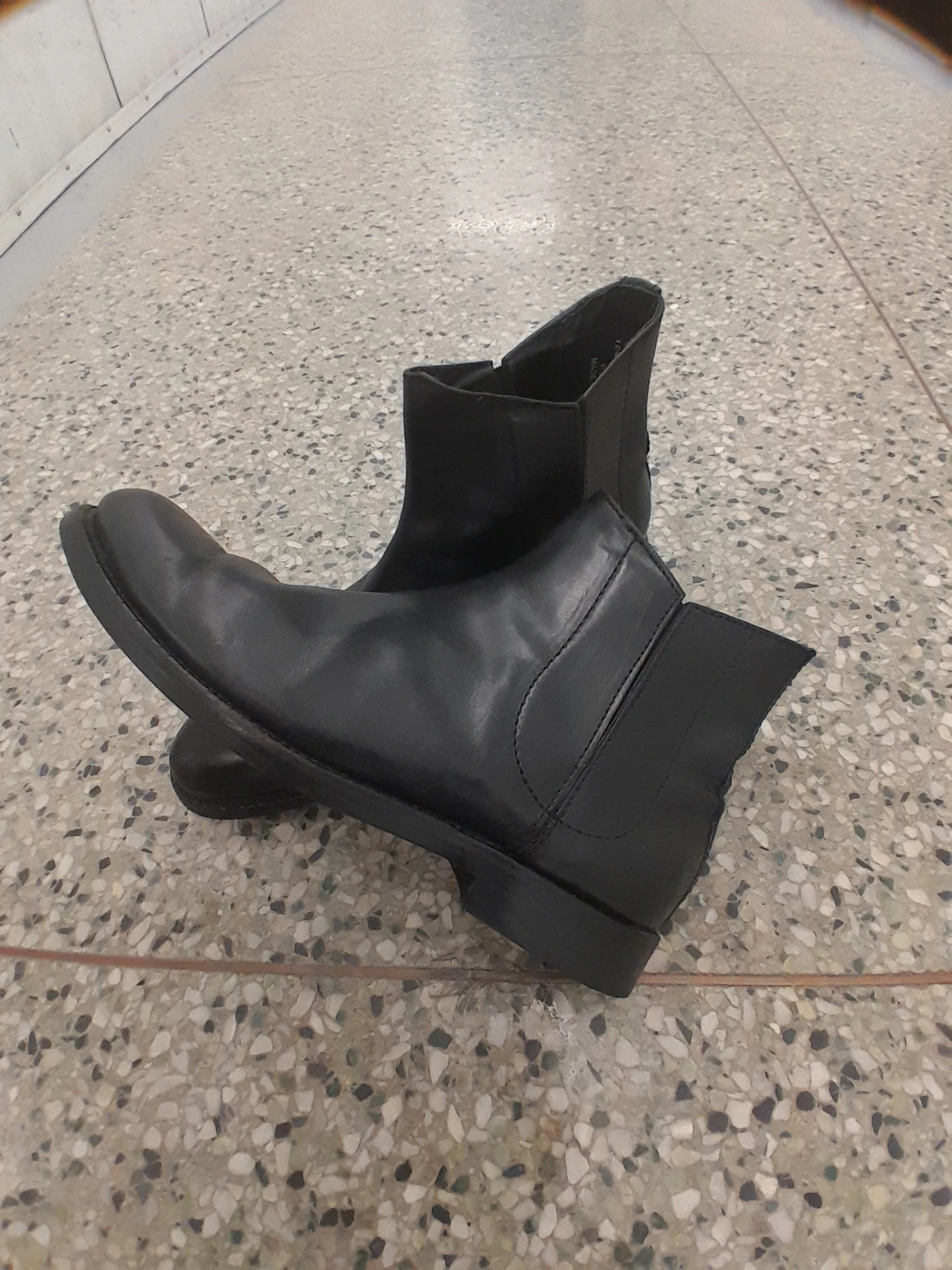 Original Frye  Black Leather Chelsea Boots Men's Size 10 - photo 4