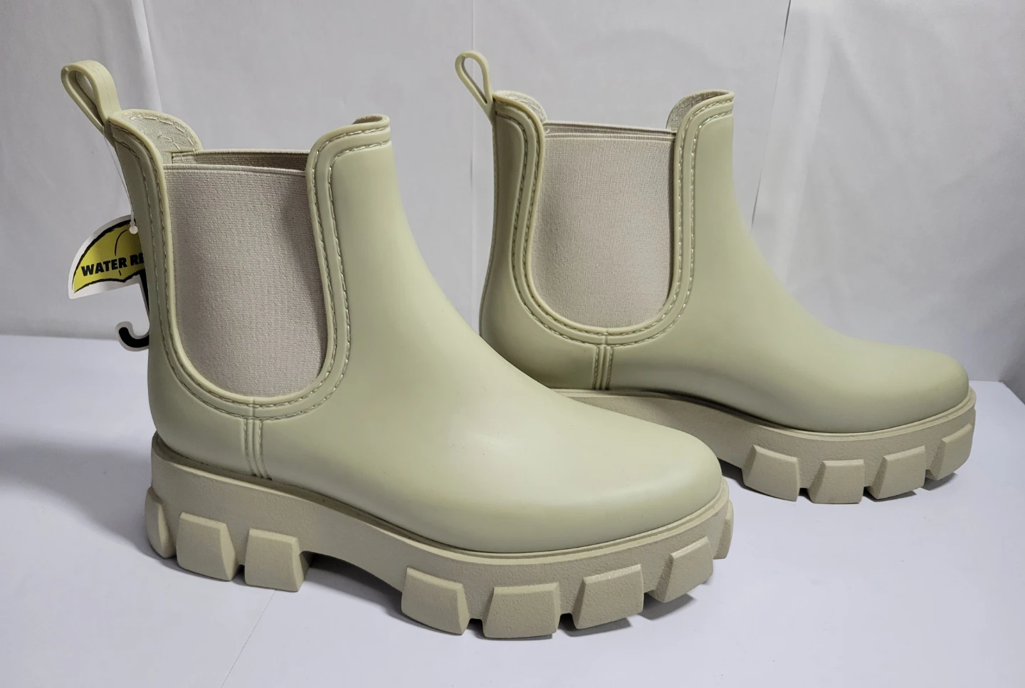 Brand new Cream Waterproof Chelsea Boots Size 10 (83) - photo 3