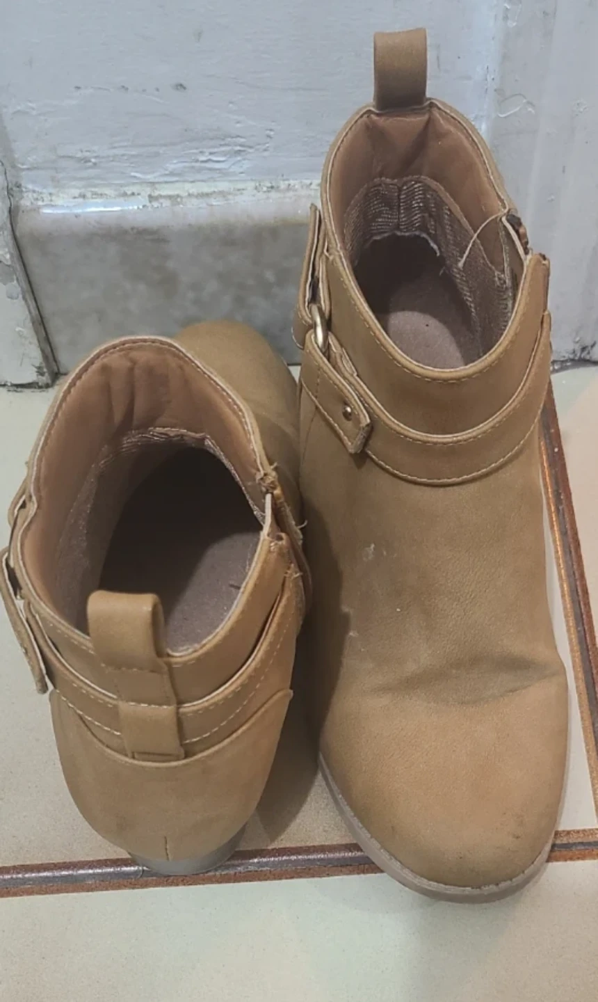 Girls Tan Faux Suede Ankle Boots size 3 - photo 2