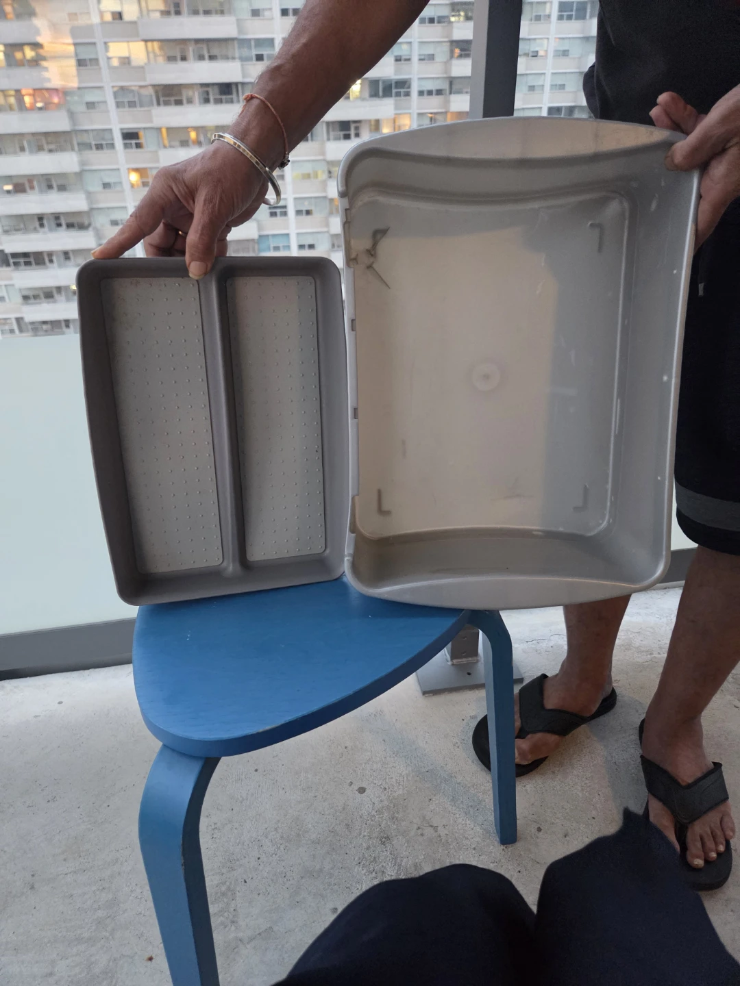 Little Tikes Plastic Bin with Divided Tray - photo 4