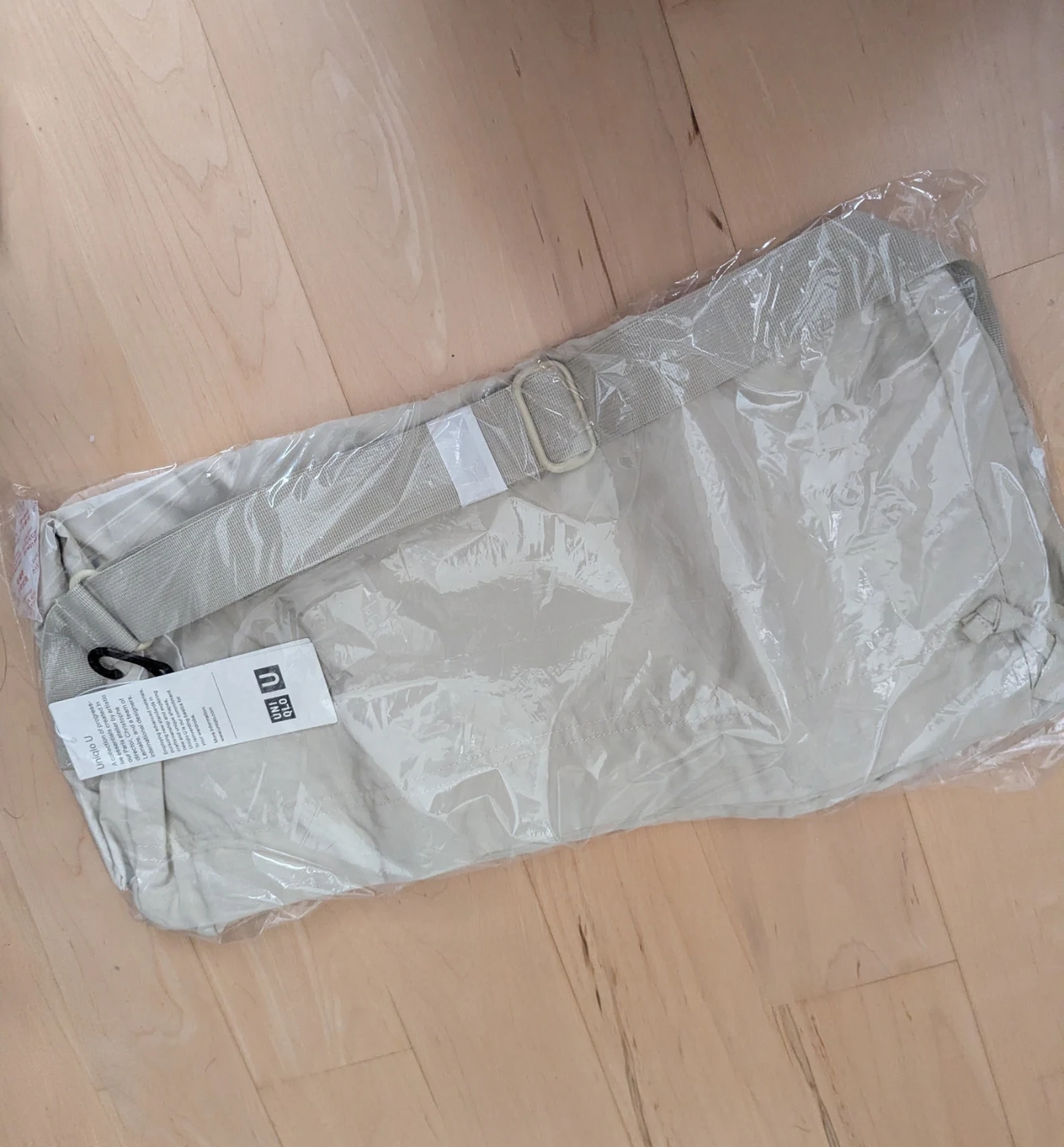 Uniqlo U Drawstring Shoulder Bag - photo 2
