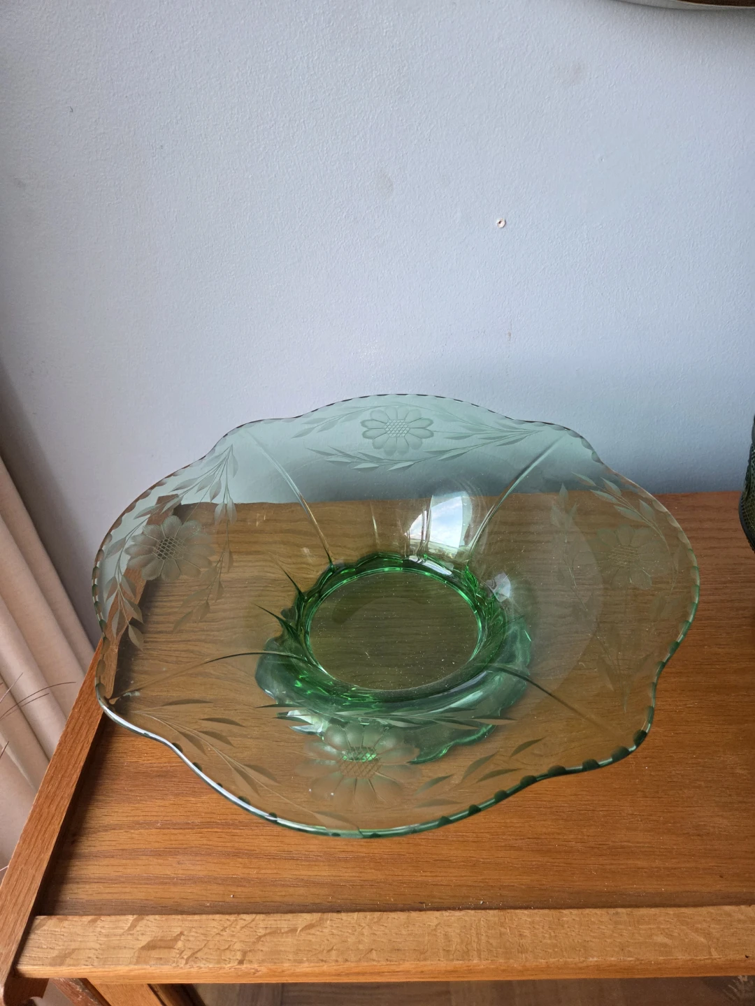 Mid-Century Green Glass Serving Bowls - Vintage Set of 2 - photo 4