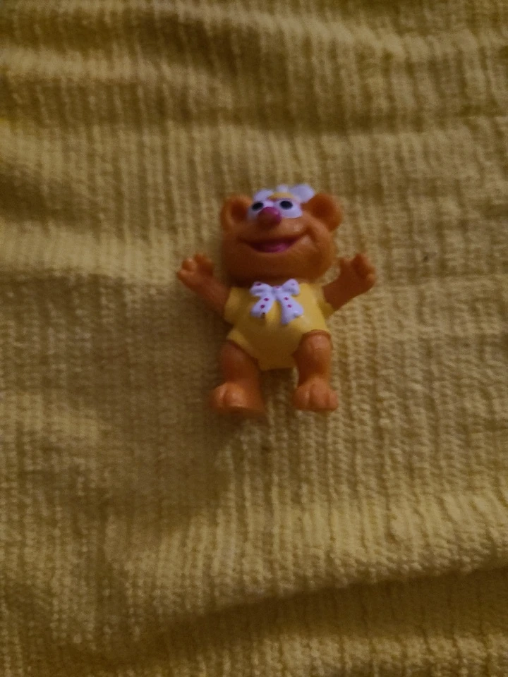 BABY FOZZIE BEAR THE MUPPETS 2” ACTION FIGURE TOY