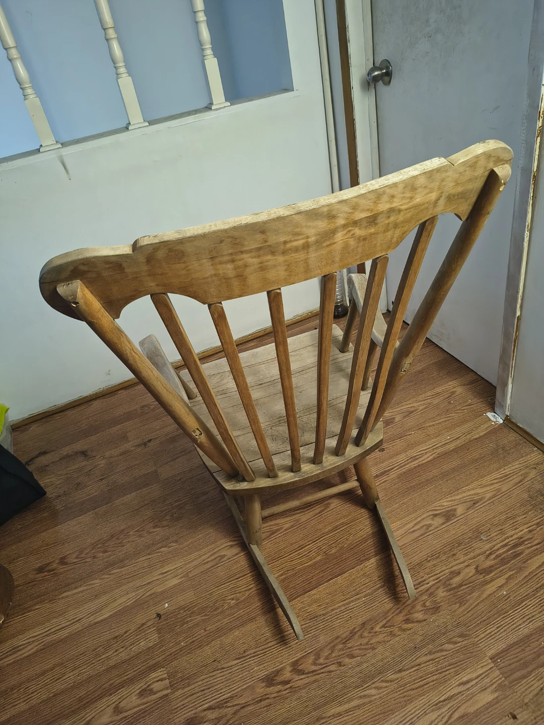 Vintage Wooden Rocking Chair - photo 2