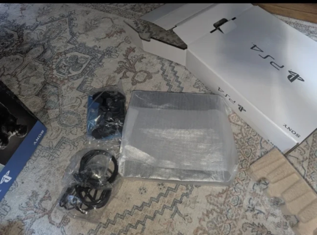 Sony PlayStation 4 1TB Bundle - photo 2