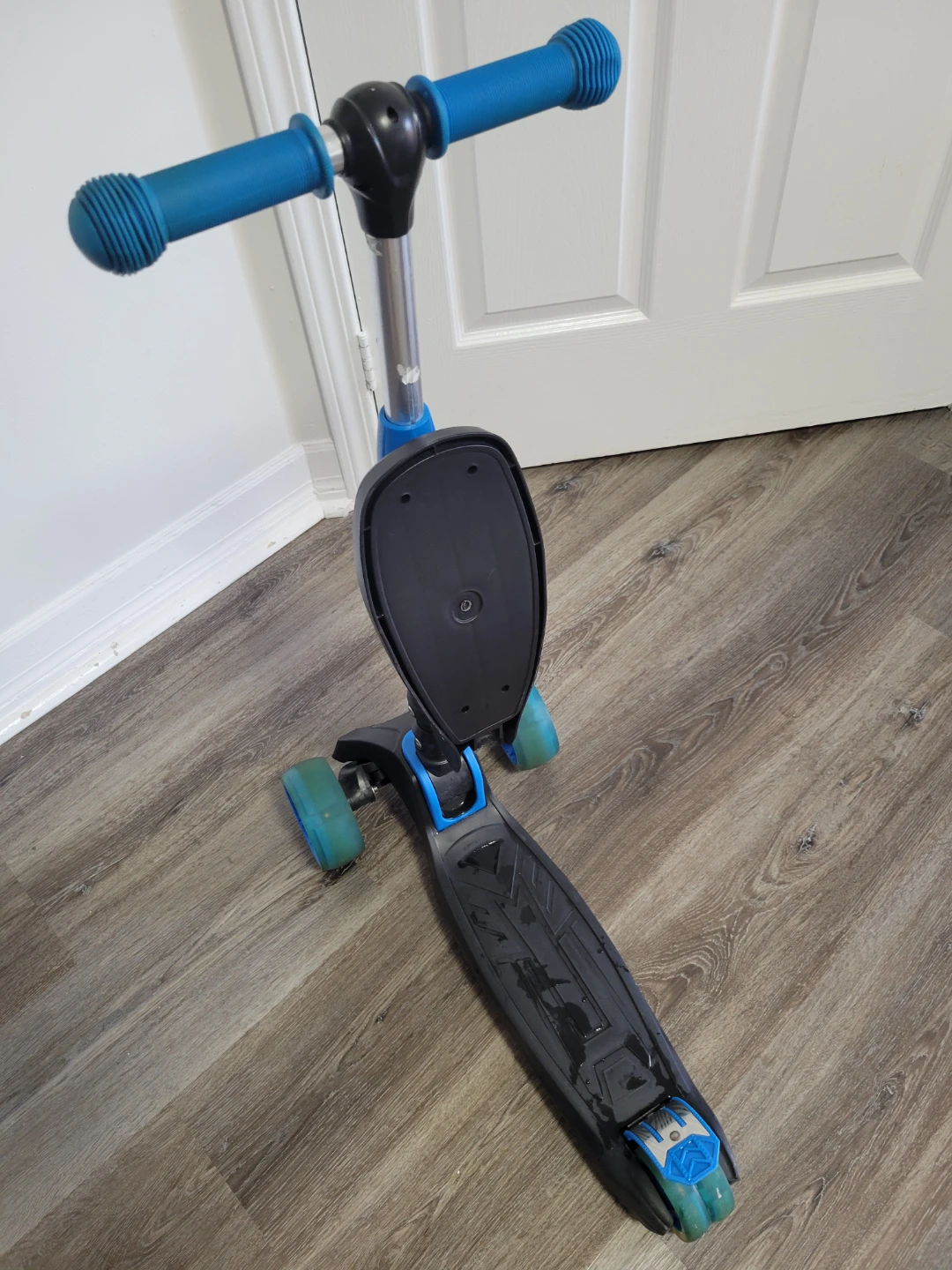 Blue Three-Wheeled Kids Scooter - photo 3