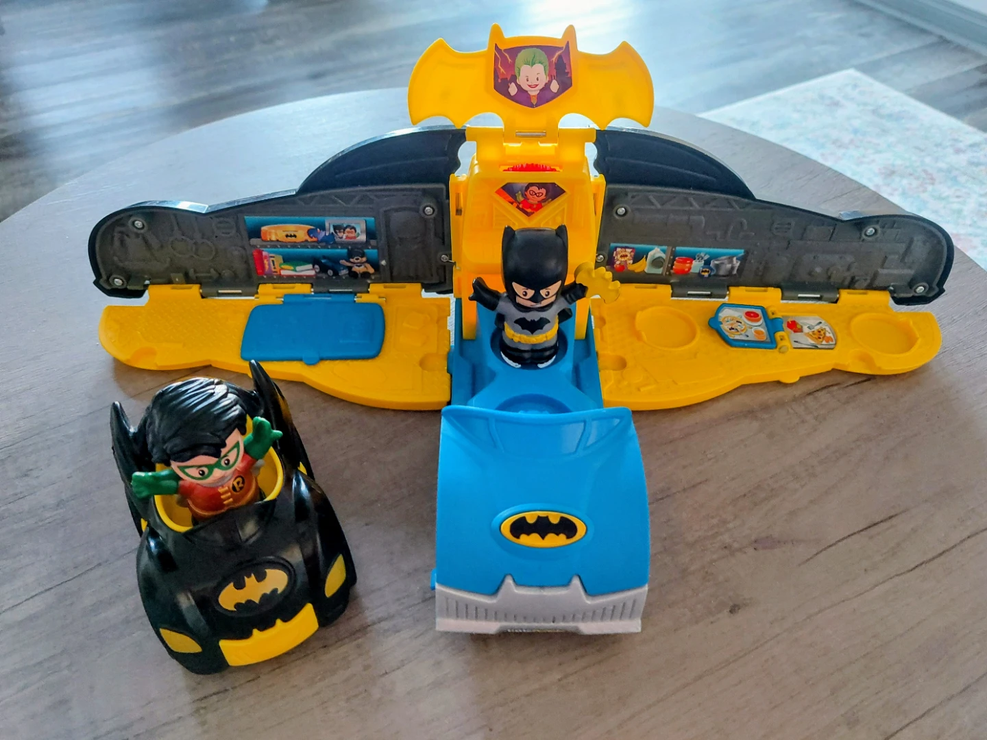 Fisher-Price Little People Batman Batmobile and Playset