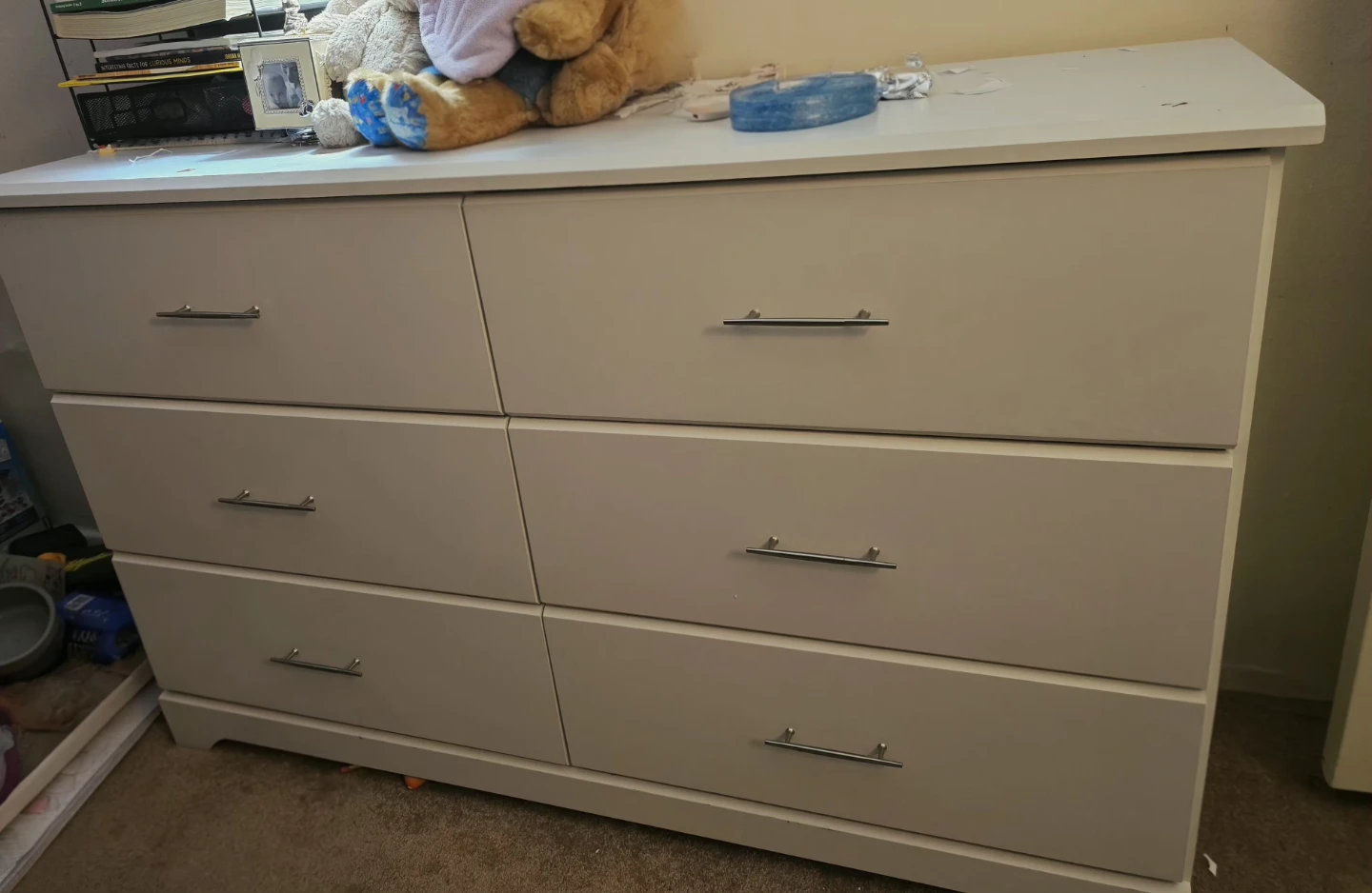 White 6-Drawer Dresser