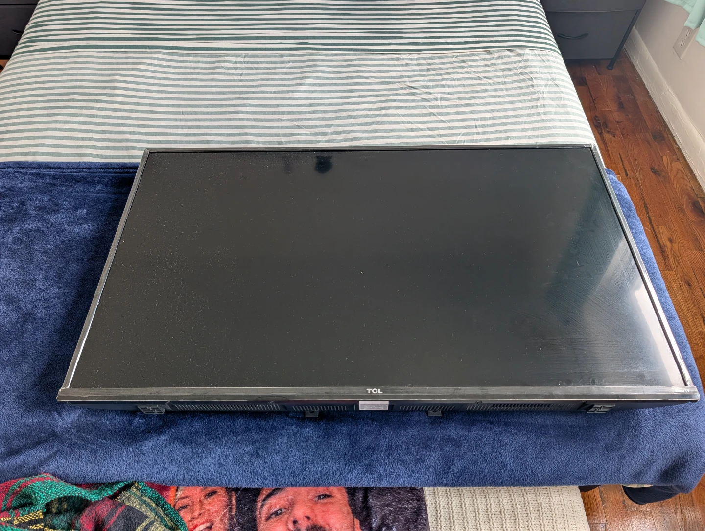 Tcl 43" Class 4-Series 4K UHD HDR Roku Smart TV 43s431 - photo 2