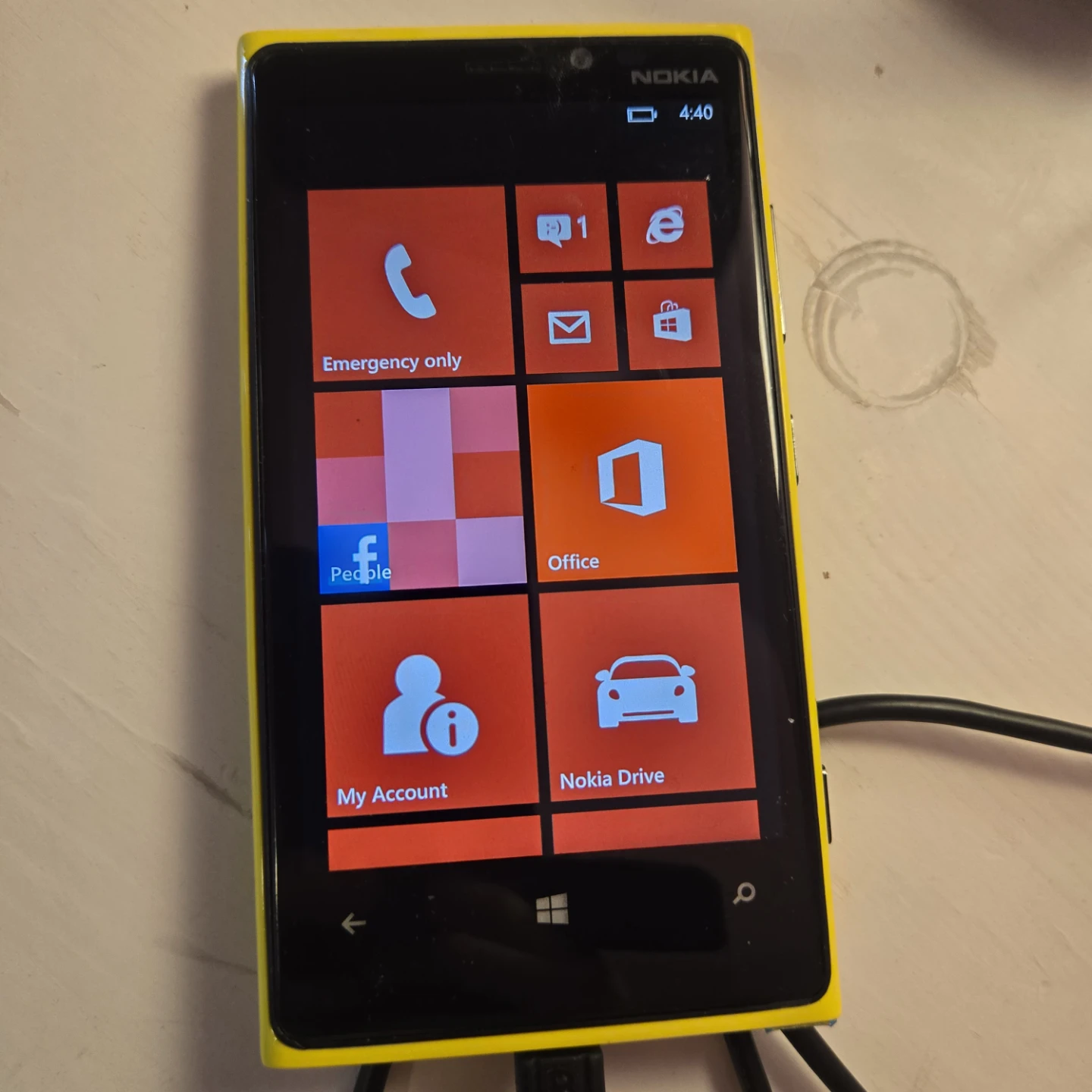 Cell phone - photo 3