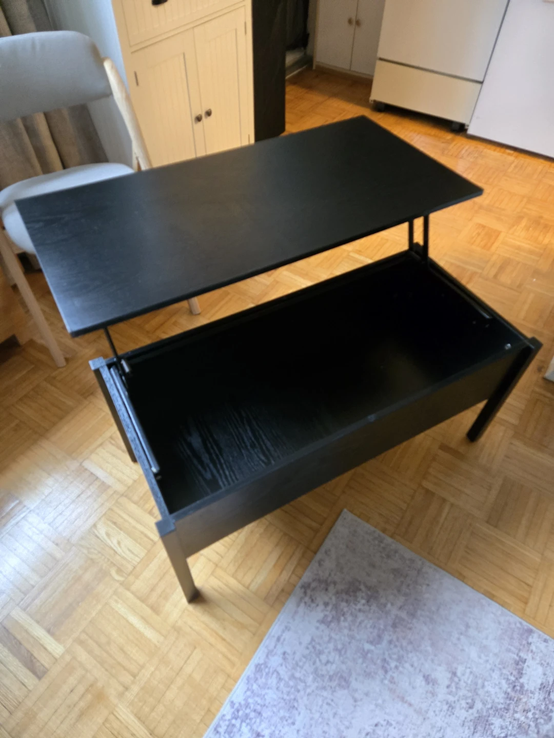 Lift-Top Coffee Table with Hidden Storage – Excellent Condition - photo 2