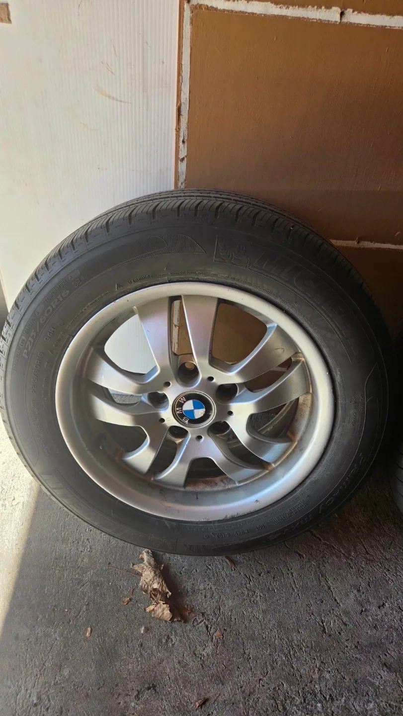 Set of 4 BMW Wheels with Michelin Primacy MXV4 Tires - photo 2