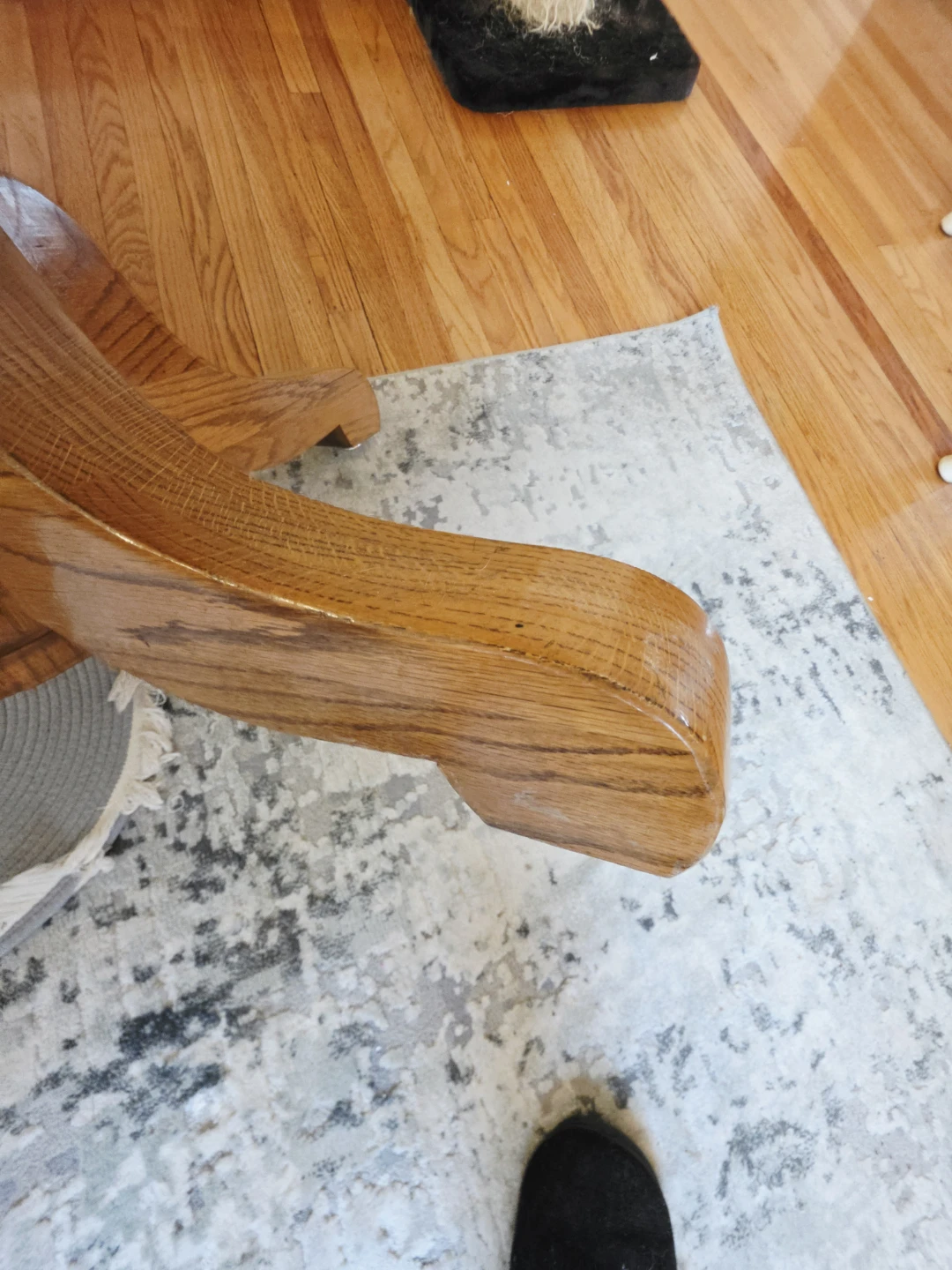 Solid Oak Table & 4 Chairs - photo 5