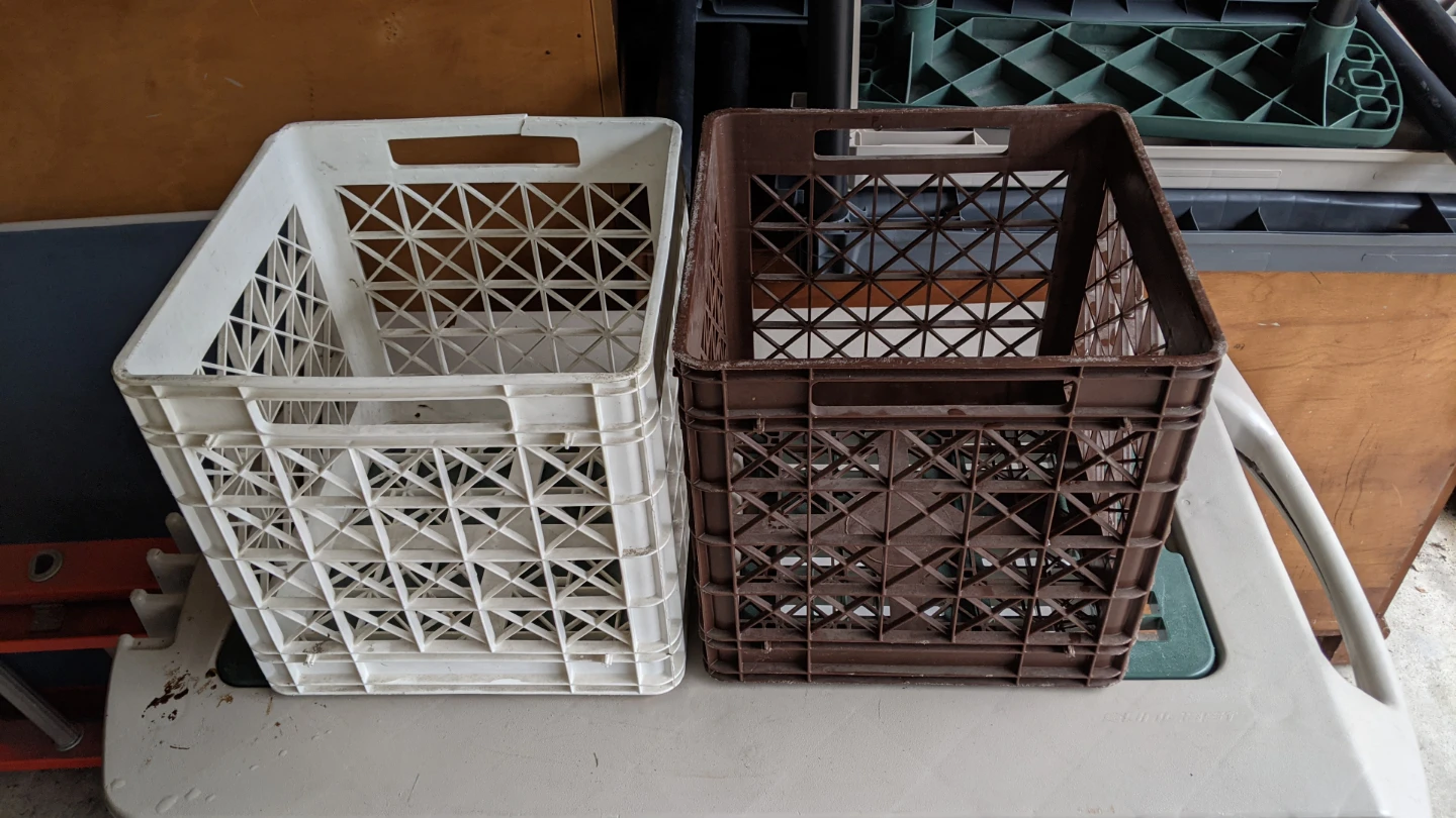 LOT OF 7 MILK CRATES ITEM HOLDER - photo 4