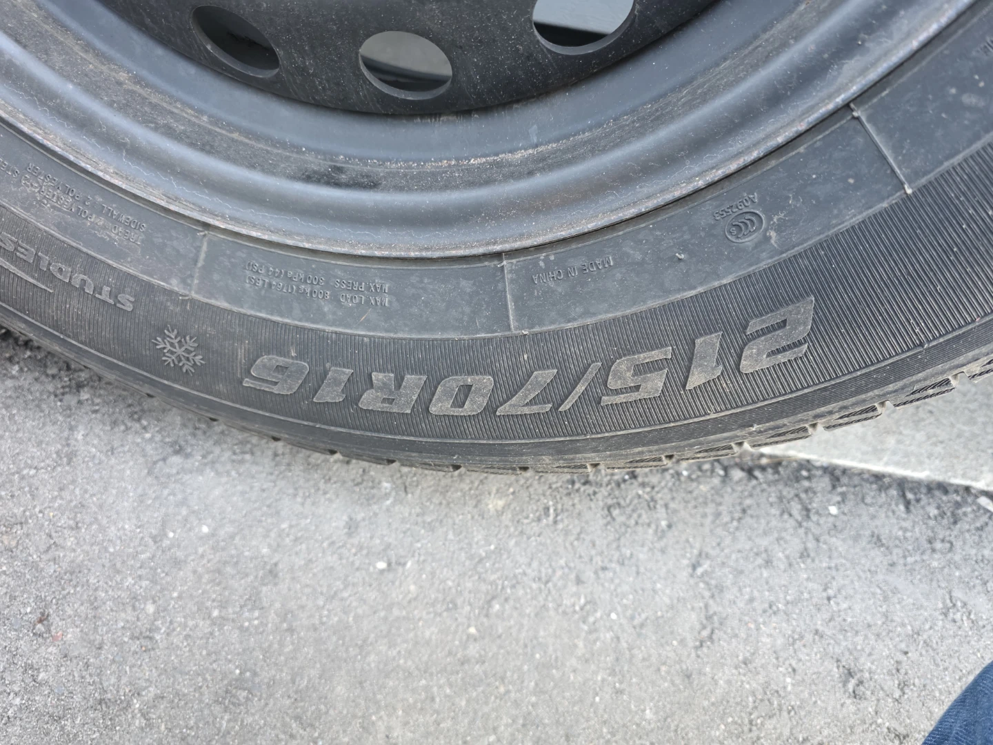 Set of 4 Winter Tires on Steel Rims 215/70R16 - photo 3
