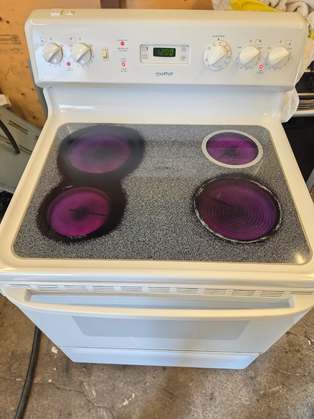 Delivery Available - Moffat 30" White Glass Top Electric Range - photo 2