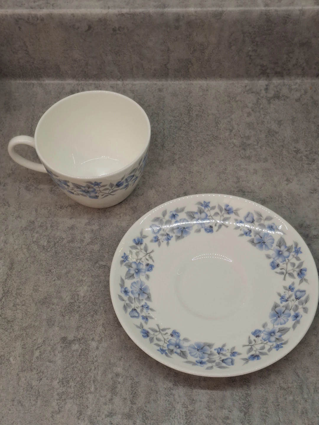 Wedgwood Petra Bone China Tea / Coffee cup and Saucer - photo 3