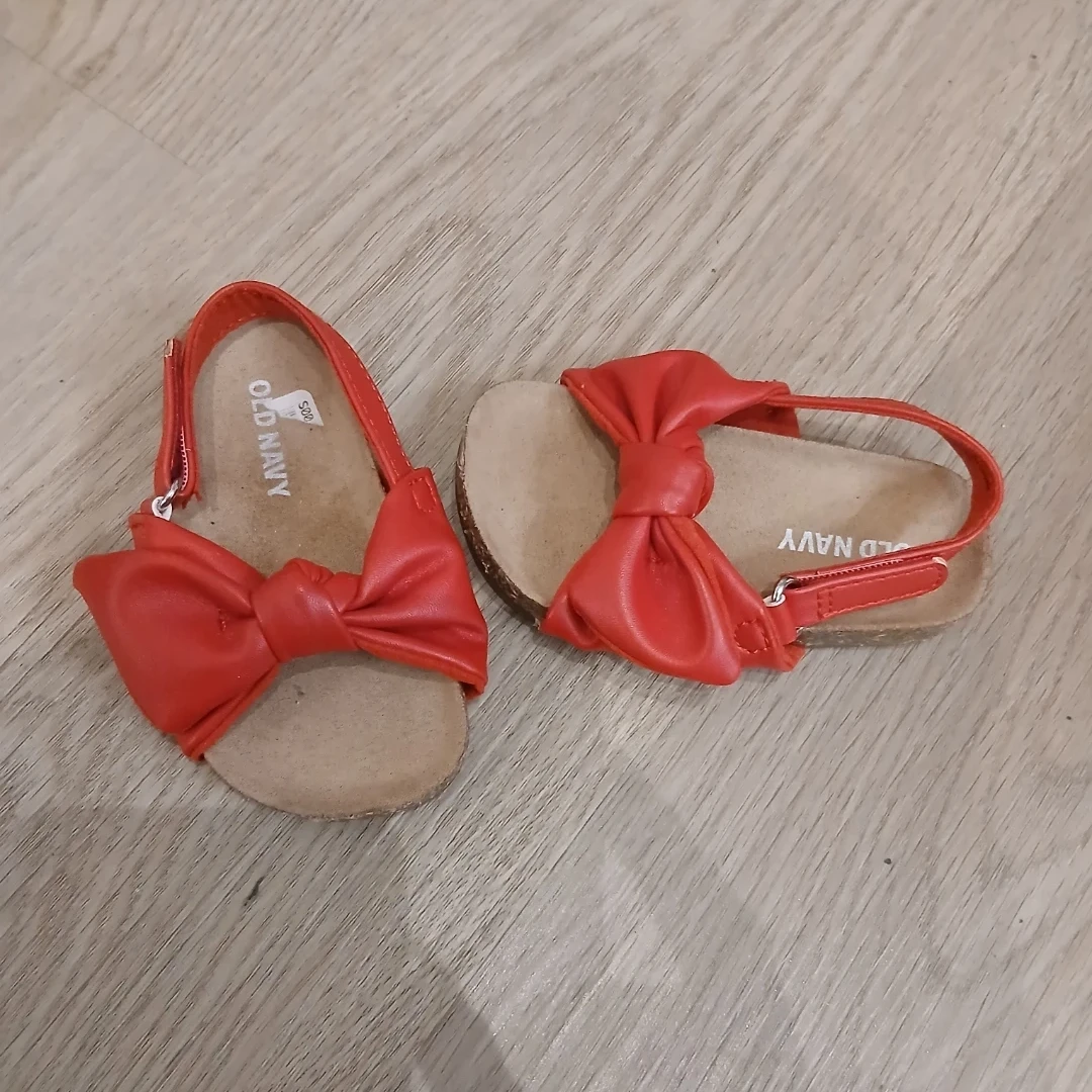 Old Navy Red Bow Sandals Size 0-6 Months