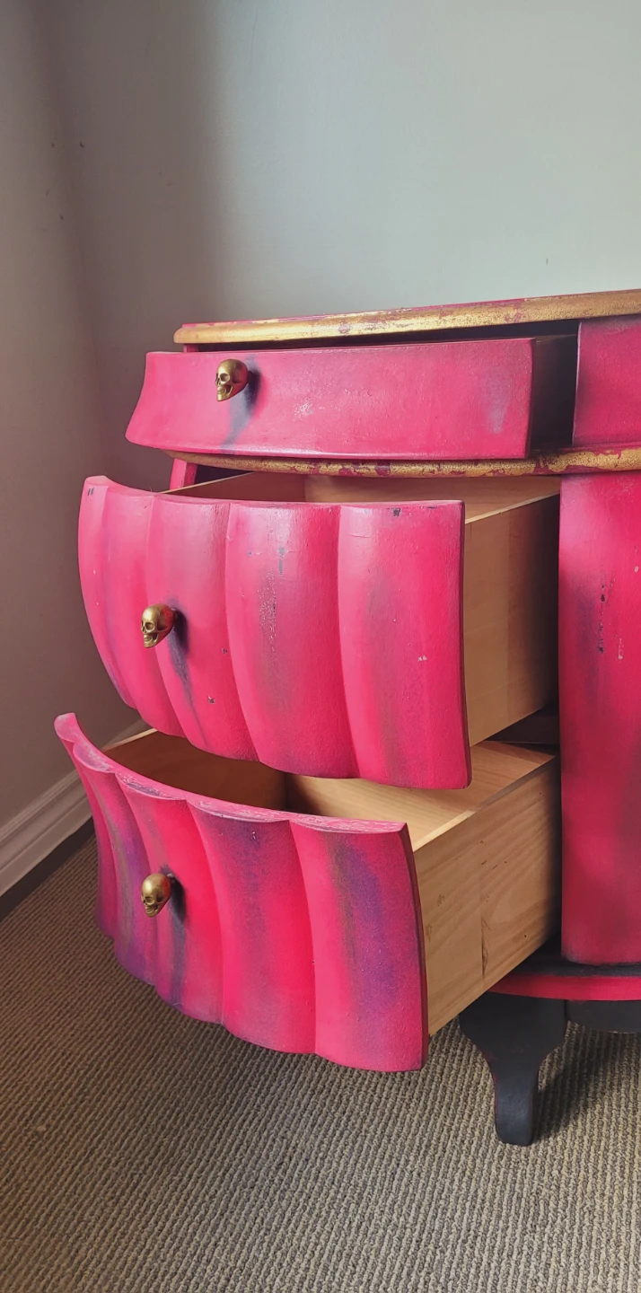 Pink and Gold Scalloped Chest with Skull Knobs - photo 4