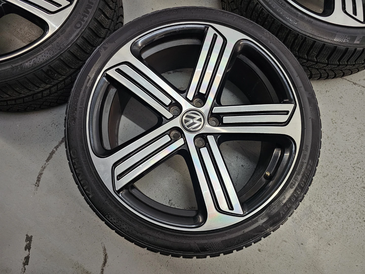 VOLKSWAGEN GOLF R WINTER TIRES ON O.E.M RIMS 225/40 R19 - photo 2