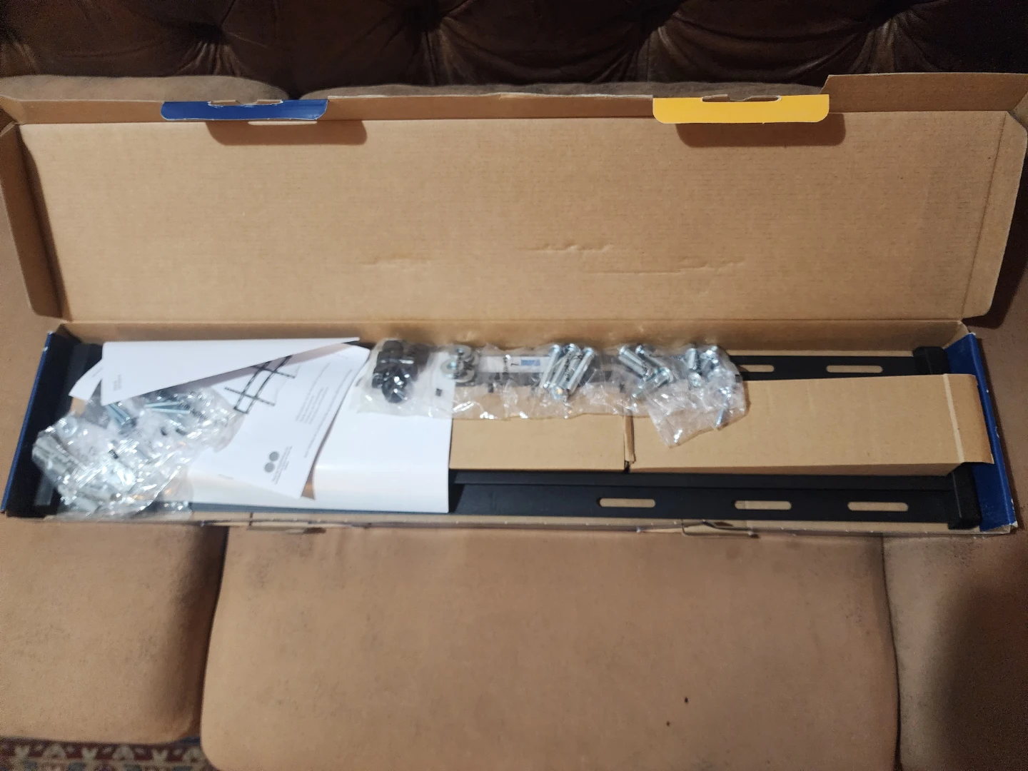 Insignia TV Wall Mount 47-90 " - photo 3