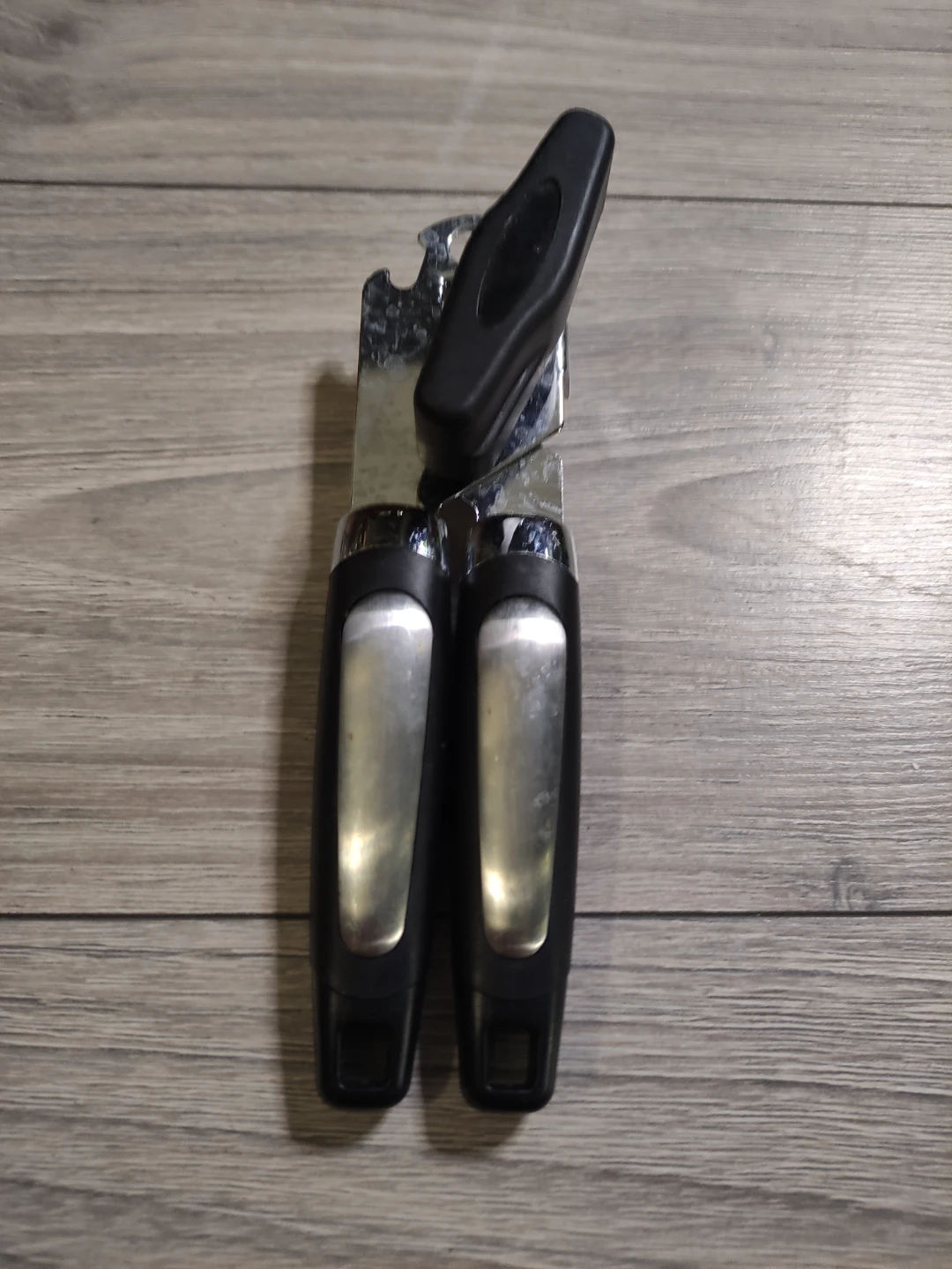 Manual Can Opener with Black Handles 🏈