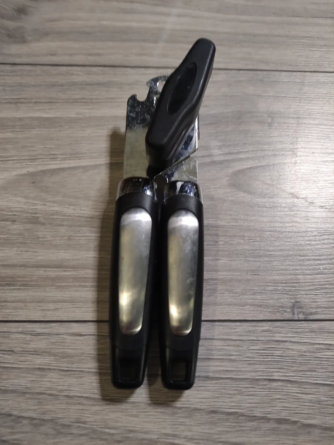 Manual Can Opener with Black Handles 🏈