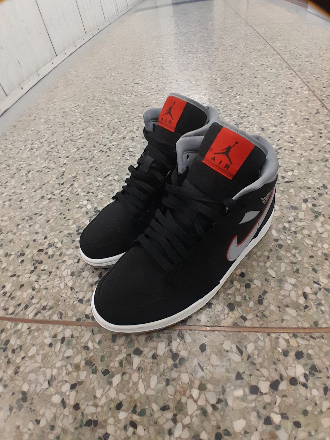 Air Jordan Mid Sneakers Men's Size 8