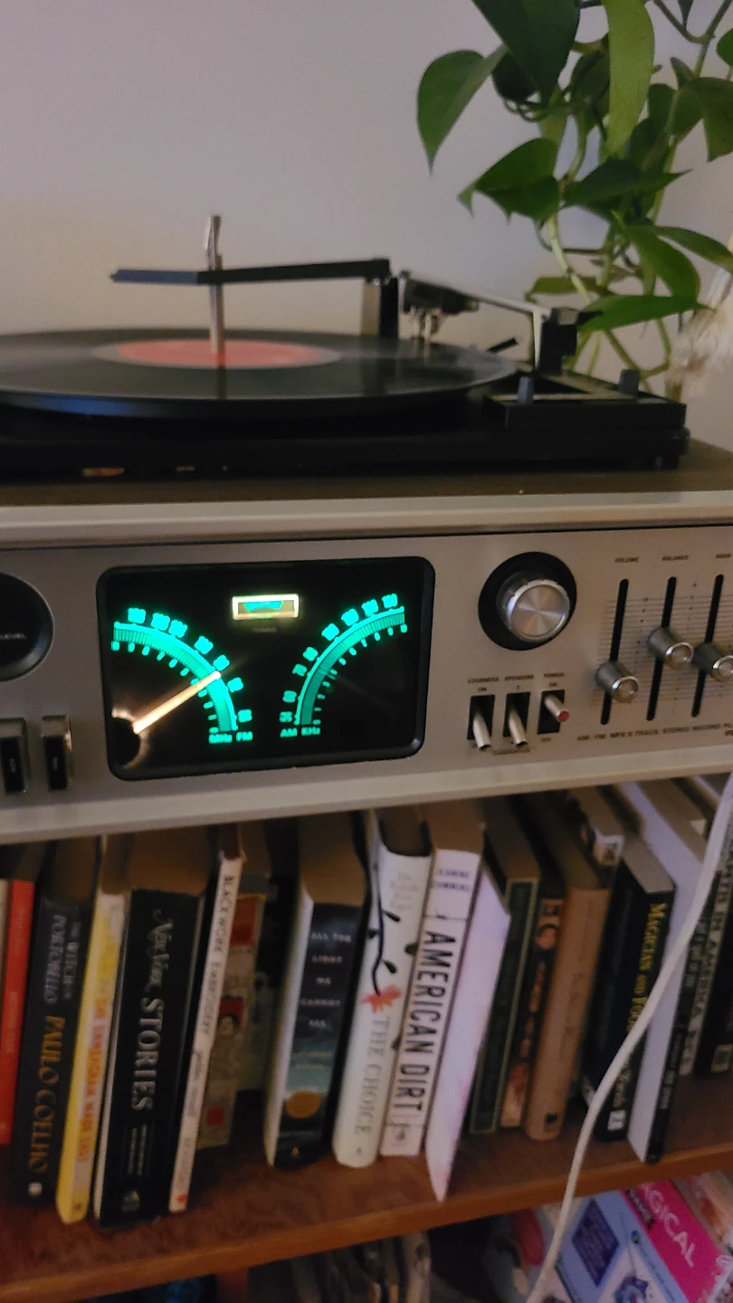 Vintage All-in-One Stereo Record Player &  Radio – Needs TLC - photo 3